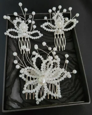 Peines de Novia con Perlas Elena