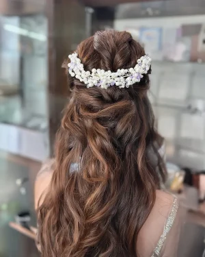 Tocado de Novia Clásico de Perlas Violeta Atemporal y Sutil