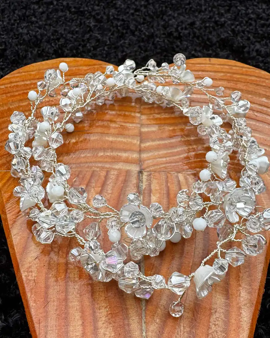 Corona de Novia con Perlas Blanca | Modelo Frida - Imagen 2