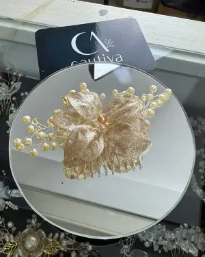 Peineta de Novia en Resina Flor Susy Dorada con Perlas Hecha a Mano